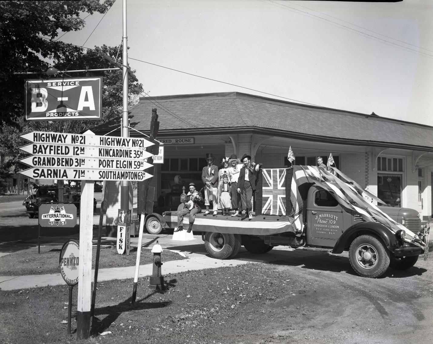 Historic image from 1946 of a truck decorated for the Labour Day celebrations