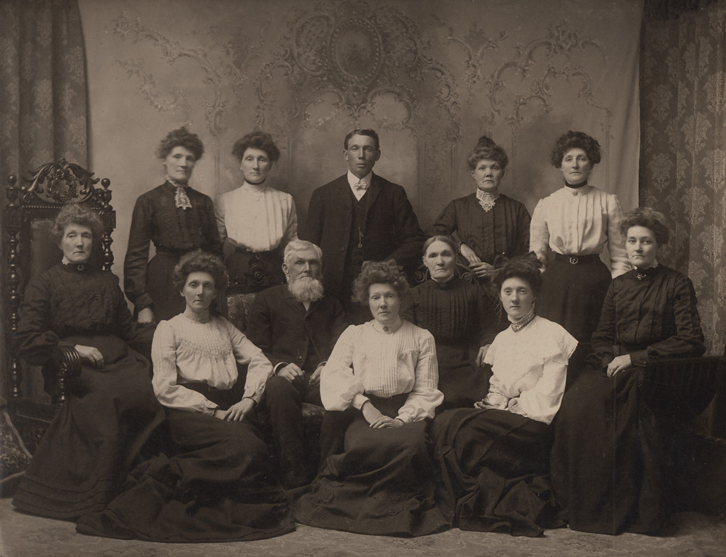 Historic photo of Mr. and Mrs. Elliott and family
