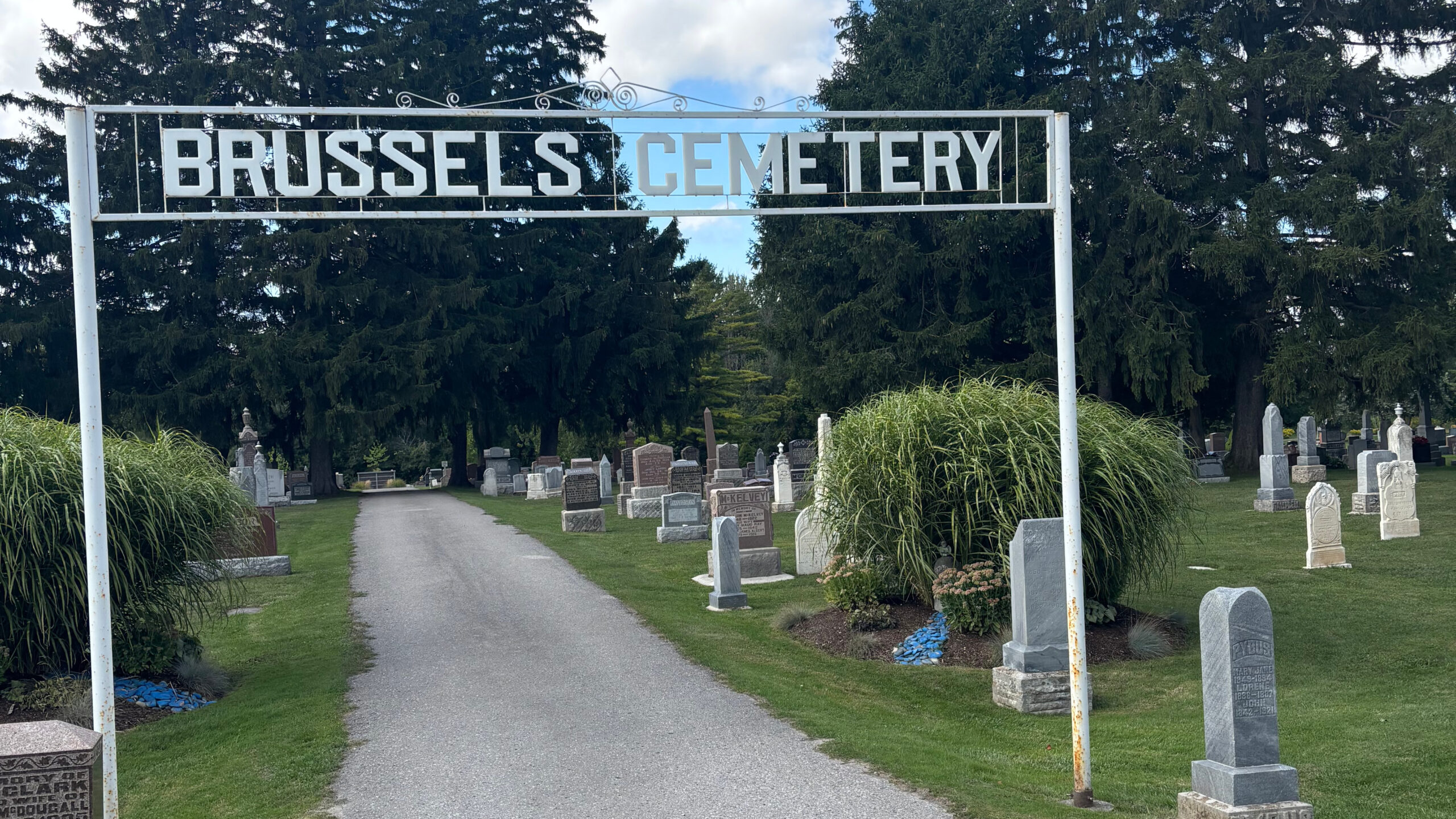 Image of the entrance to the Brussels Cemetery as seen today